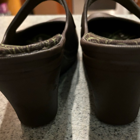 Crocs Frances Mary Janes Brown Wedge Slip On Clog Comfort Shoes Size 8 Round Toe - Picture 5 of 11